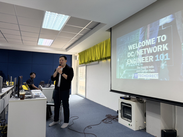 คุณอนิรุธ ทองกลิ่น จาก บ. เทคไดเร็คท์ เป็นวิทยากรบรรยายให้กับนักศึกษาหลักสูตรวิศวกรรมคอมพิวเตอร์ ในชุดวิชาเจ้าหน้าที่ความมั่นคงไซเบอร์